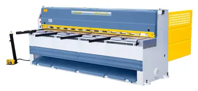 Tabulové elektromechanické nůžky Bernardo MTR 1360 x 6 mm NCC s pneu přidržovači plechu (BER062055XL0)