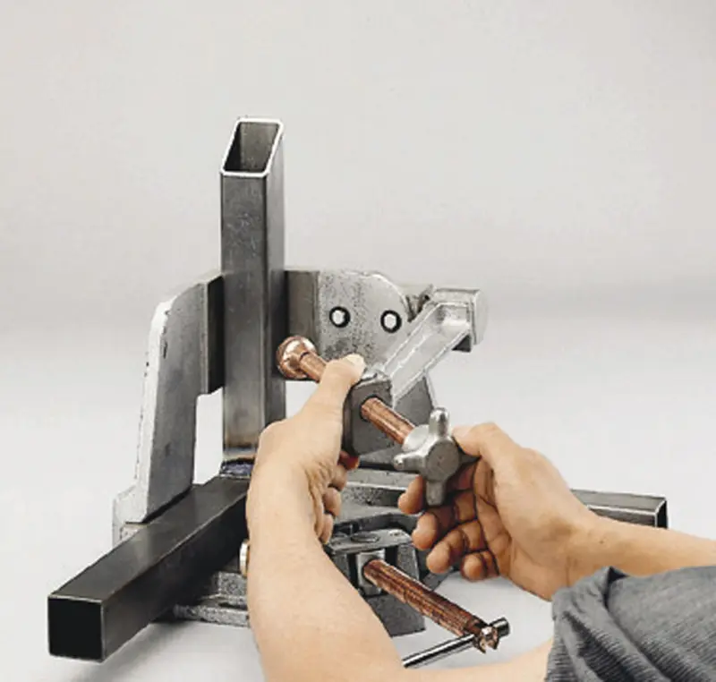 11472-bow-1790103-04