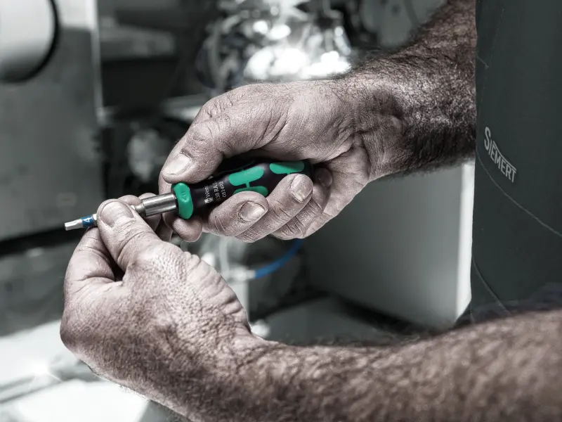 125851-051060-838-ra-s-motiv-03-10100