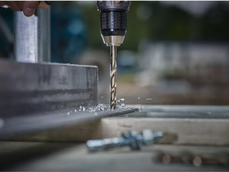 137099-4932363256-01