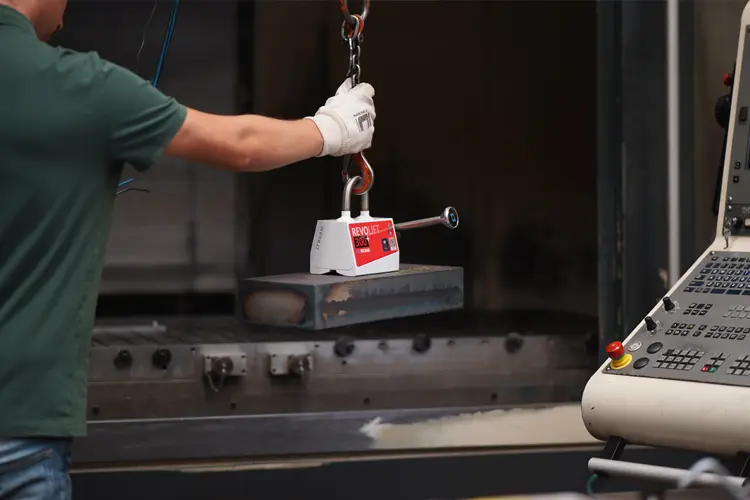 147303-revolift-300-06