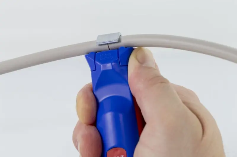 148149-50050116-kabelmesser-no-4-16-04