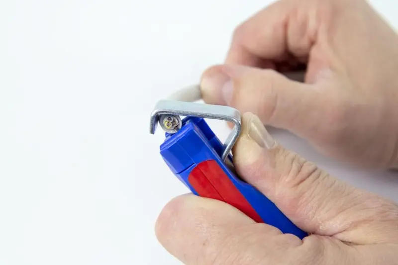 148155-50050227-kabelmesser-no-8-27-02