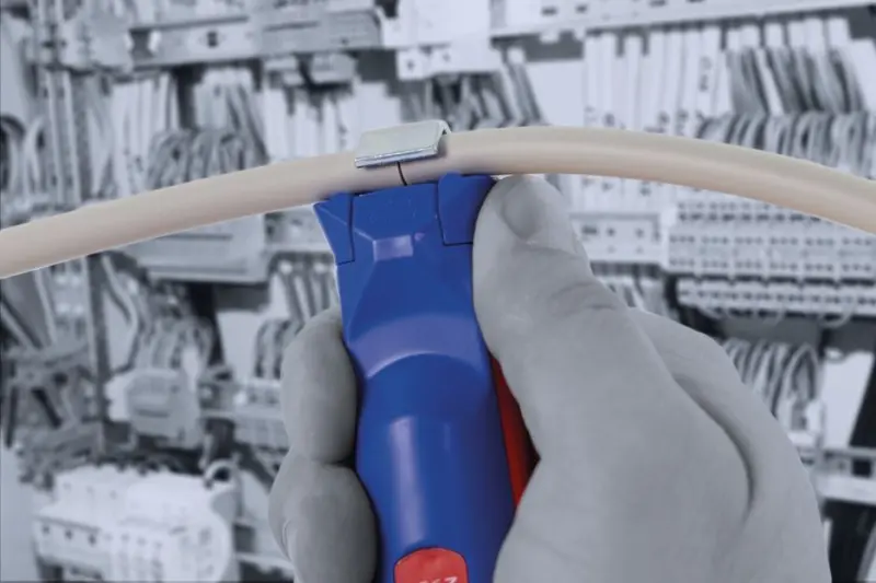 148155-50050227-kabelmesser-no-8-27-05