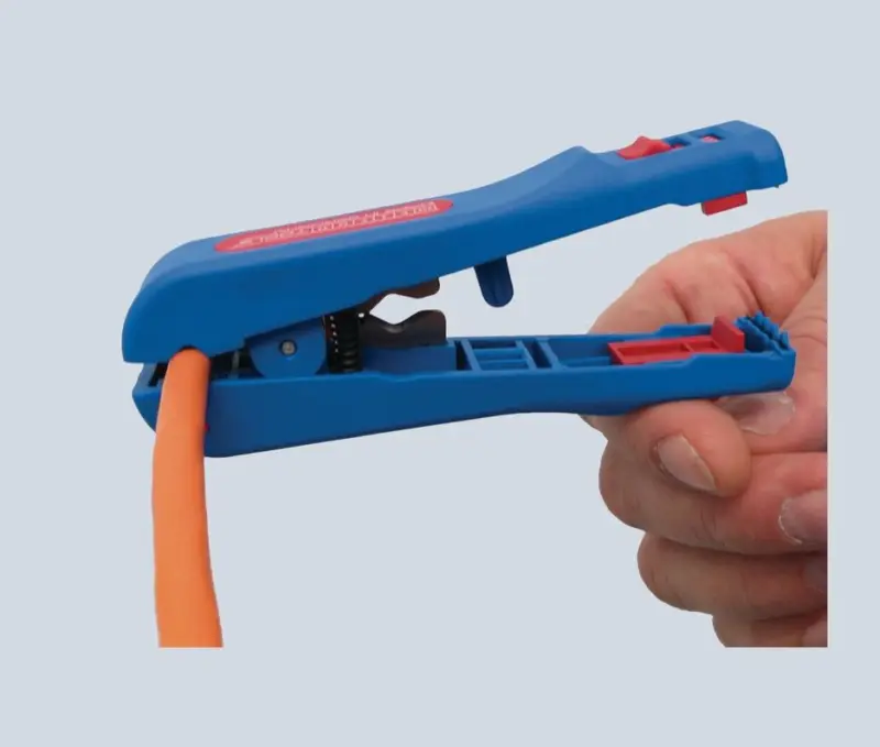 148347-52000030-data-strip-no-30-1-frei