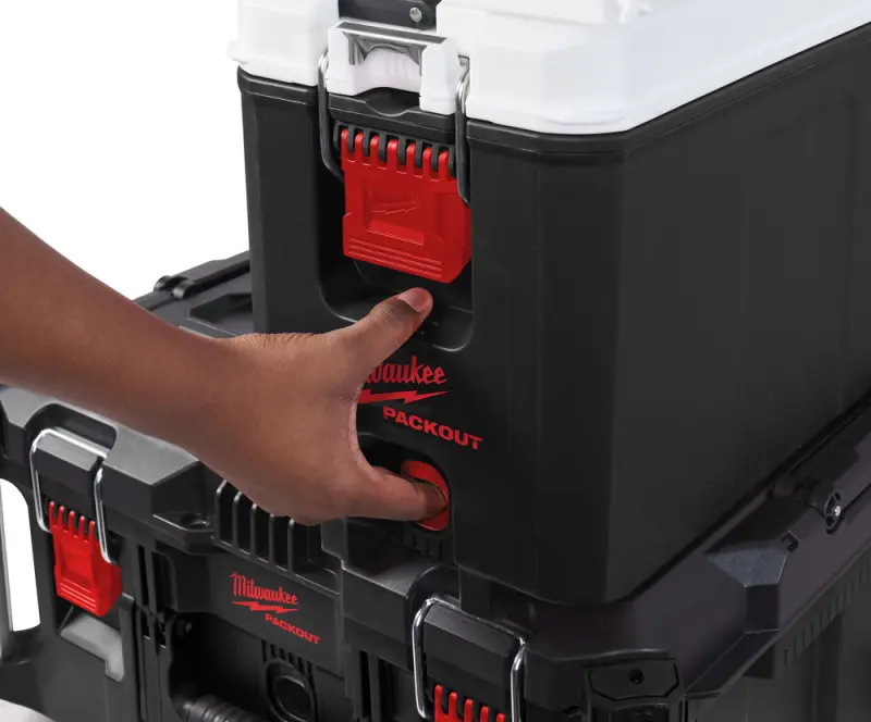 151242-4932471722-feat-3