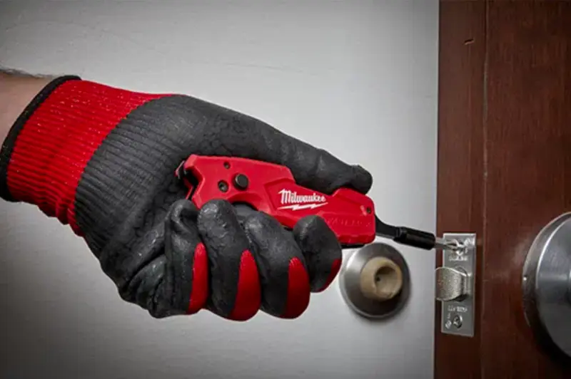 154781-6v1-milwaukee-fastback-4932478559