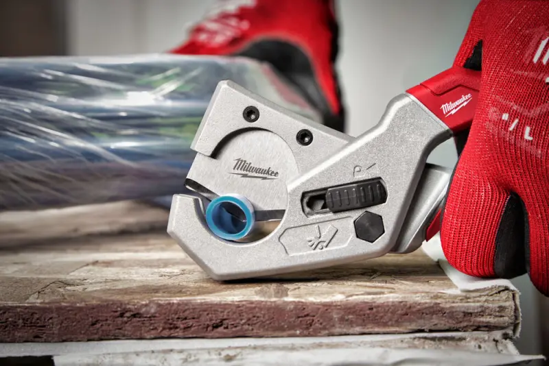 156885-4932479407-03