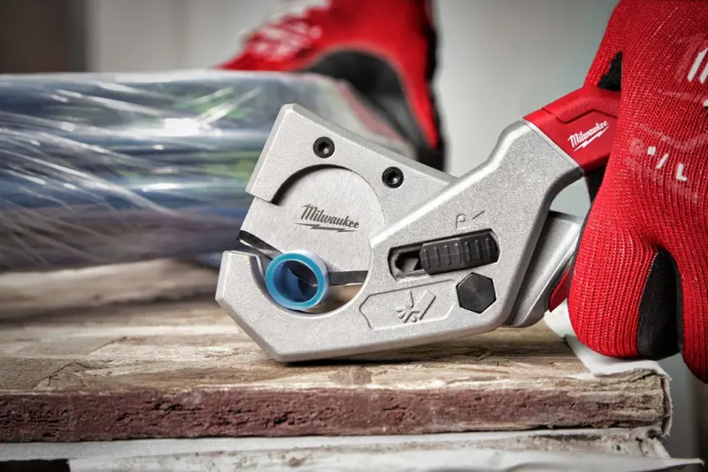 156901-4932479407-02