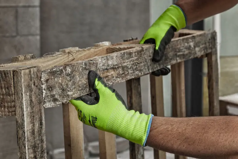 158560-pracovni-reflexni-rukavice-milwaukee-hi-vis-0