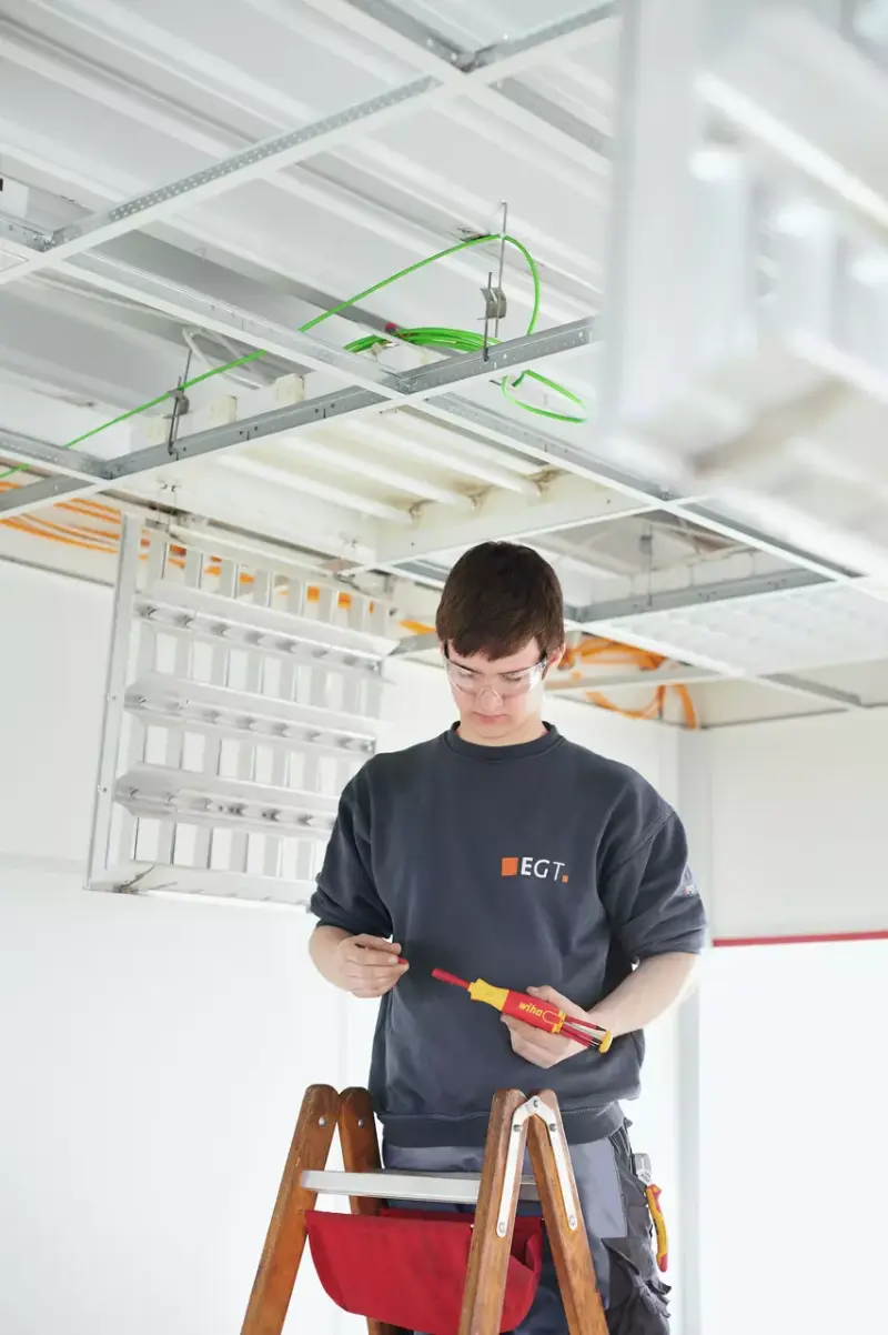 Wiha 41235 Šroubovák se zásobníkem nástavců LiftUp electric VDE (WIHA41235)