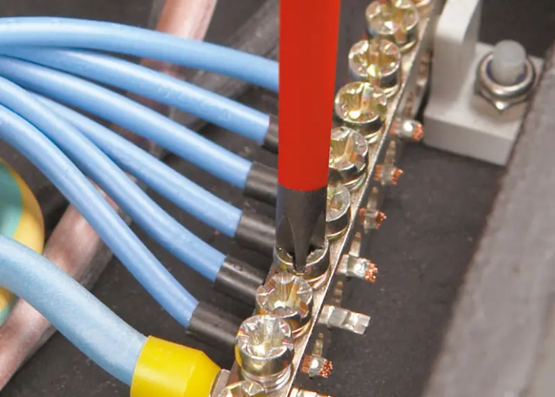 WIHA 328SF  SCHLITZ/PZ 2x100 SoftFinish   electric (WIHA30701)