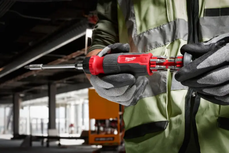 161769-mi4932480582-8-racnovy-sroubovak-s-ulozistem-bitu-milwaukee-multi-bit-14v1-sada-14-dilu