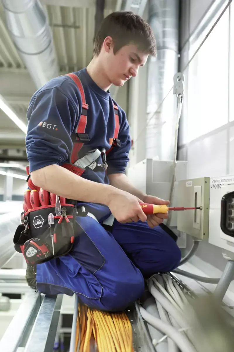 WIHA 38611 Šroubovák se zásobníkem nástavců LiftUp electric - 6 slim Bitů (WIHA38611)