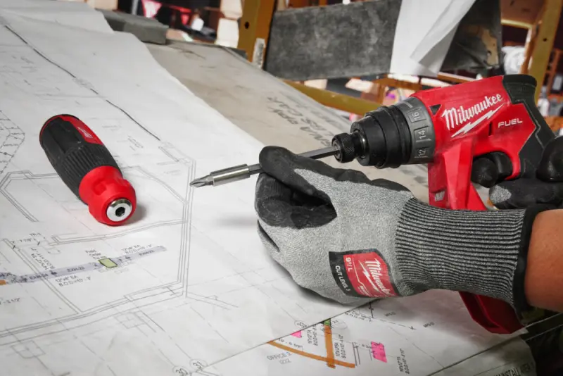 Šroubovák s úložištěm bitů Milwaukee, Multi-bit 14v1 - Sada 14 dílů (MI4932492806)