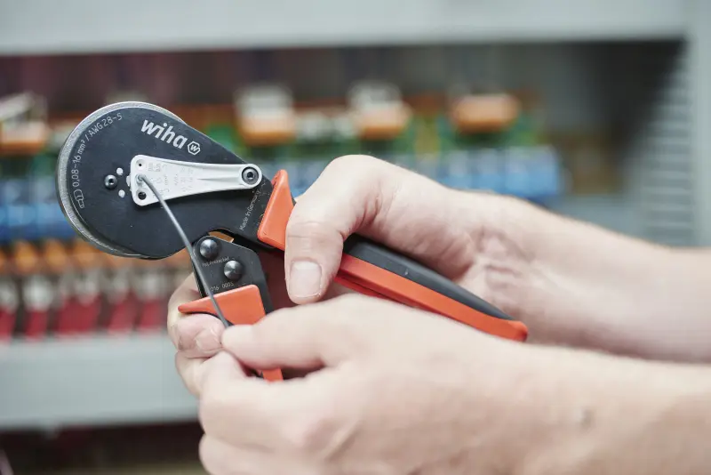 167861-anw-z62000506sb-crimpzange-automatisch-01