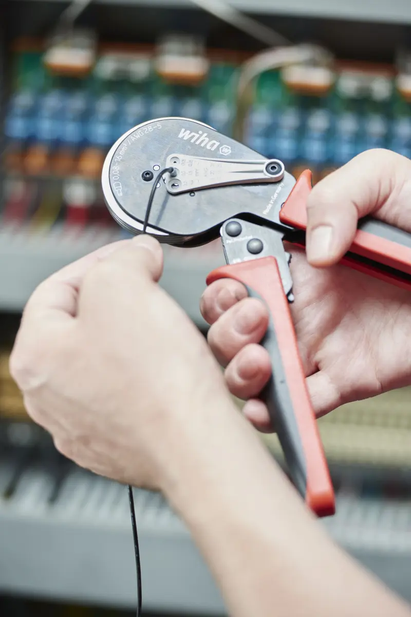 167861-anw-z62000506sb-crimpzange-automatisch-02