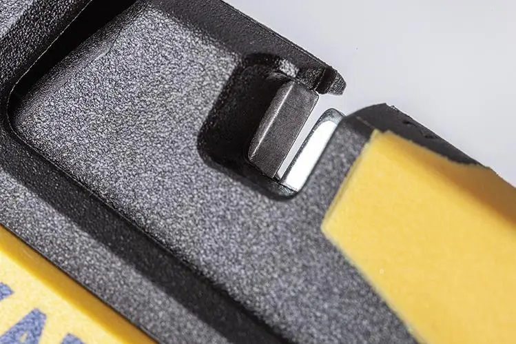 168437-4011391202009-02