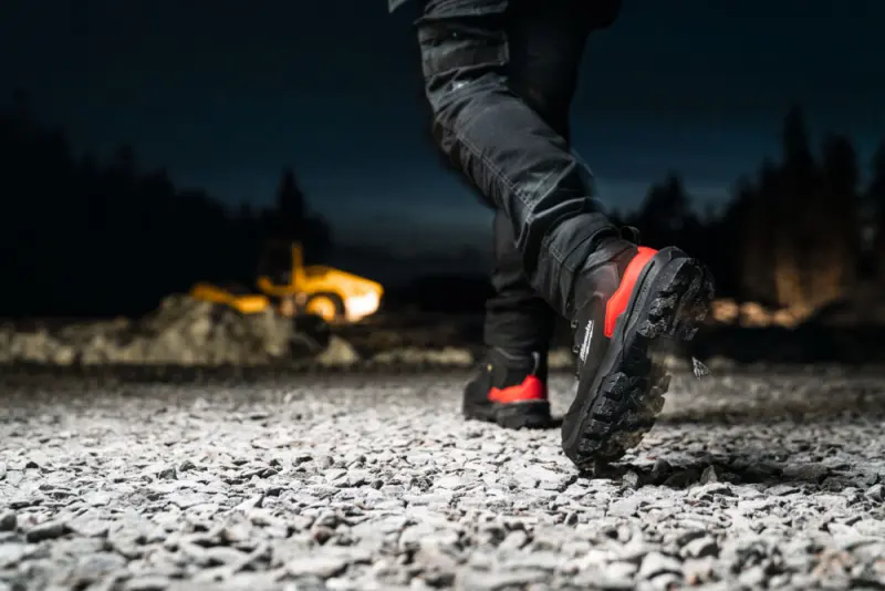 Bezpečnostní obuv, vodoodpudivá kůže nubuk, Milwaukee Armourtred™ 1M110111W ESD HRO SC FO LG SR černá barva (vel.41), 4932493765 (MI4932493765)