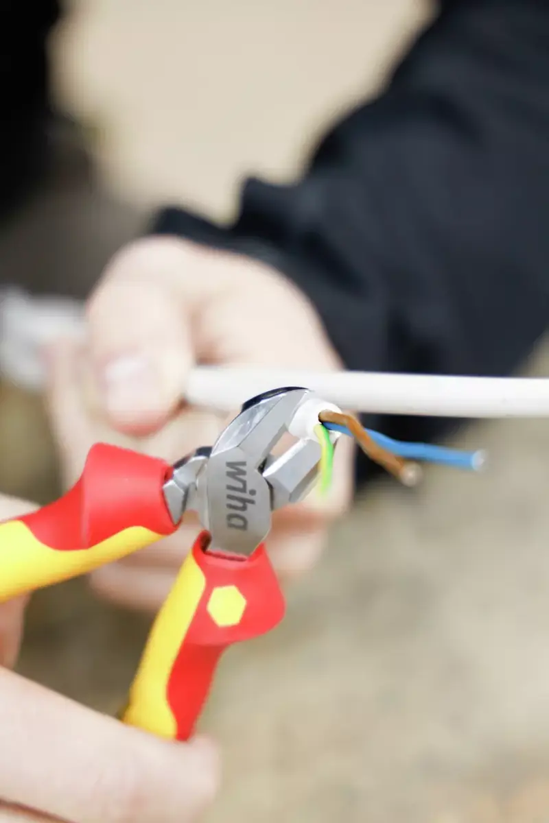 Boční štípací kleště 180 mm Wiha Professional electric s DynamicJoint® (WIHA43340)