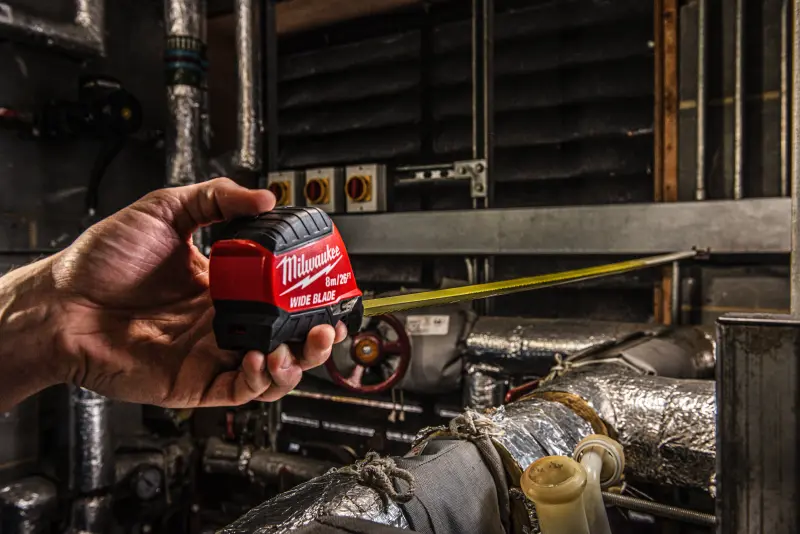 Široký svinovací metr Milwaukee WIDE BLADE MAGNETIC (GEN2) 8M/26FT-35, délka 8 metrů. magnetický, 4932499210