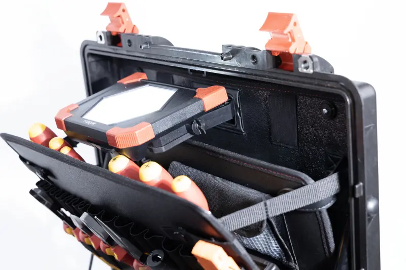 174668-im-930070203-xl2-electric-sb490fl01-floodlight-01