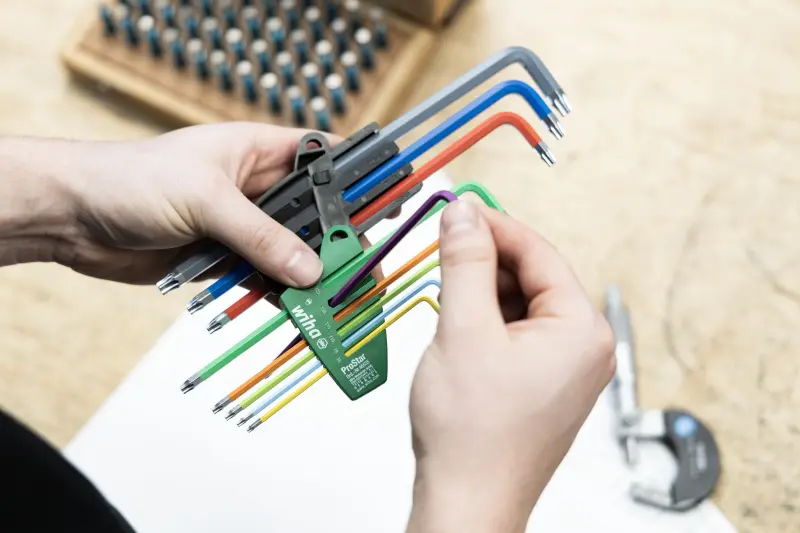 174702-wiha-46556-04