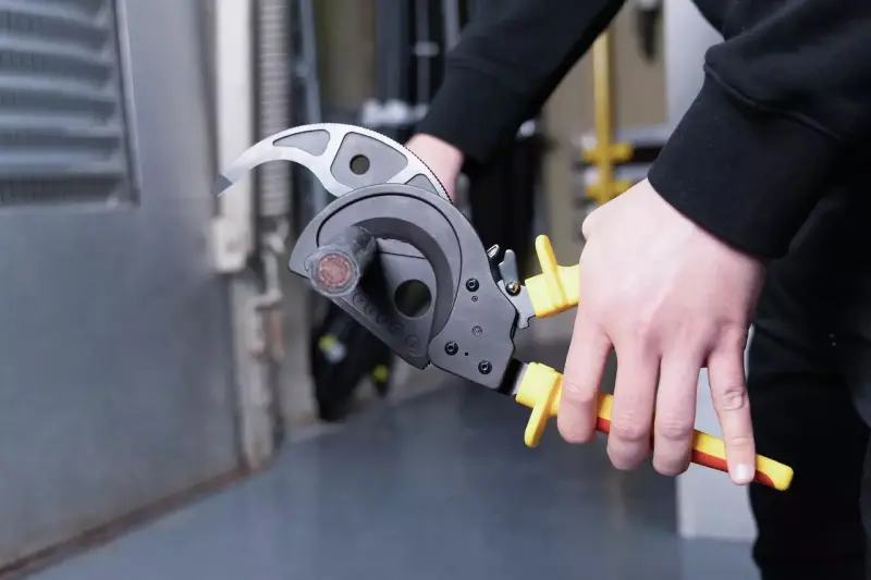 174721-wiha-46675-02