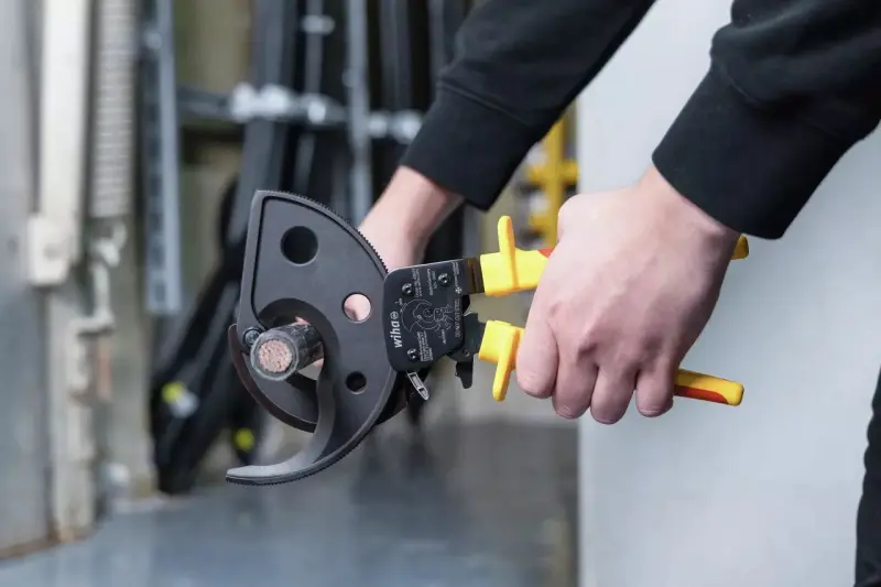 174721-wiha-46675-04