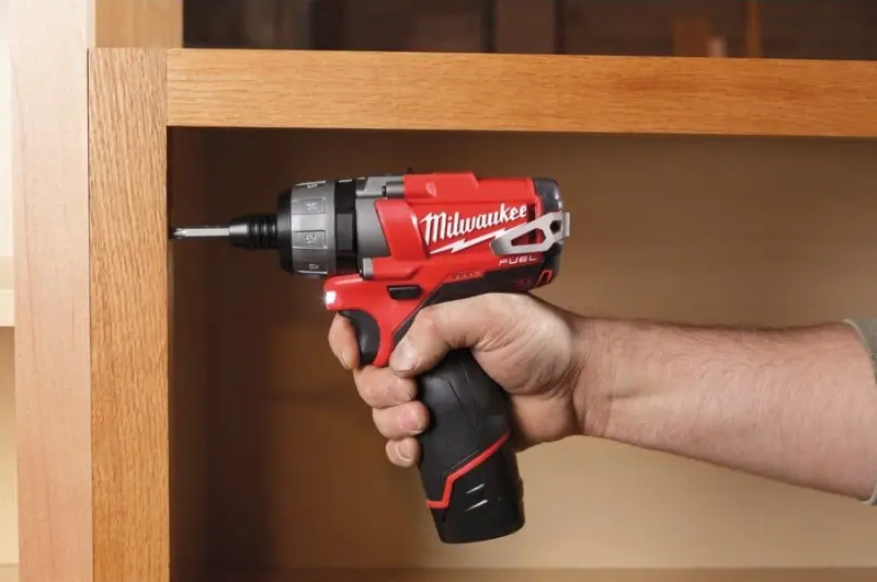 Aku kompaktní šroubovák M12 CD Milwaukee (MI4933440450)