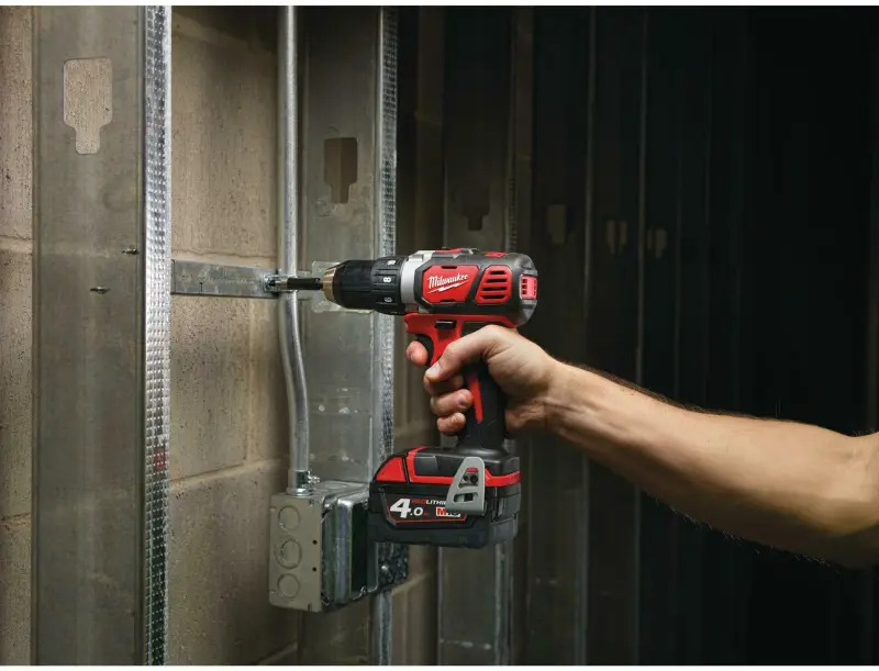 Aku vrtací šroubovák Milwaukee M18 BDD-402C (4,0 Ah) (MI4933443565)