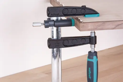 179351-3037000-pro-04