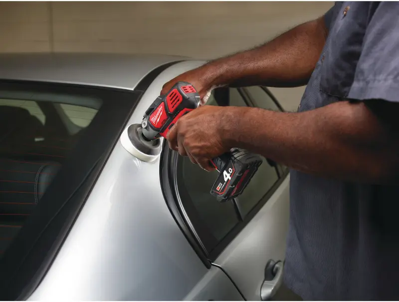 Aku leštička Milwaukee M12 BPS-421X, leštící bruska 50-76 mm, 1x aku M12 B2 a M12 B4 + nabíječka M12 C12 C, 4933447799 (MI4933447799)