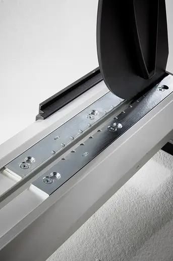 184764-6939000-pro-11