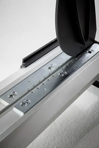 184764-6939000-pro-13