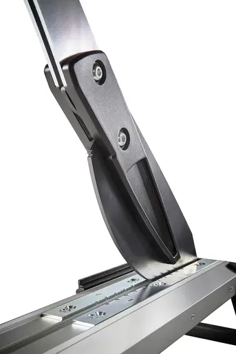 184764-6939000-pro-15