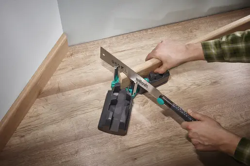 184984-6977000-pro-03