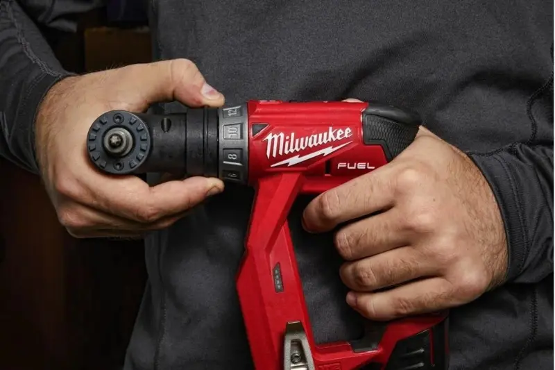 Aku vrtací šroubovák s vyměnitelnými nástavci Milwaukee M12 FDDX-0 (bez aku) (MI4933464978)