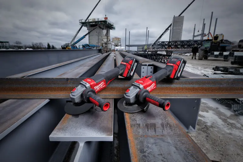 186279-4933471085-m18-fhsag125xpdb-552x-app-7