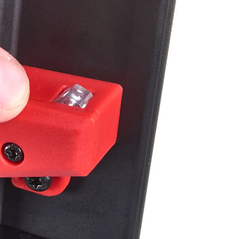 186613-4933471409-m18-fn18gs-0x-feat-09