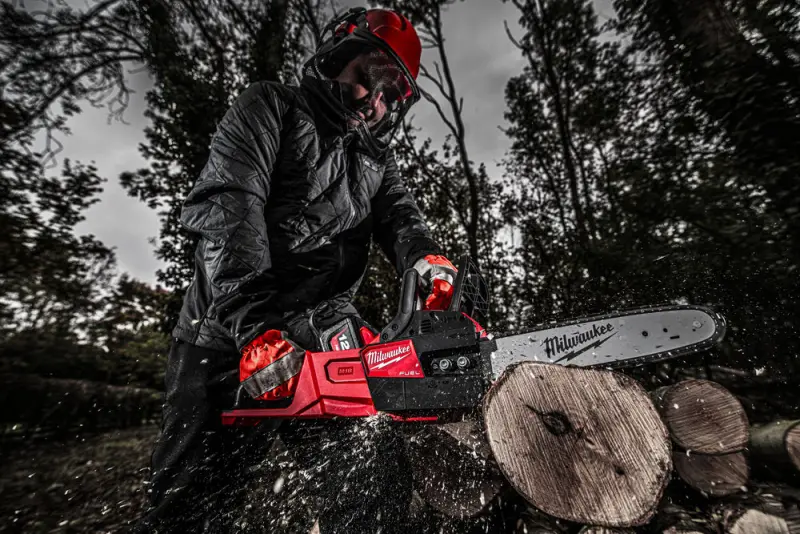 Aku řetězová pila Milwaukee M18 FCHSC-121, lišta 30 cm, 1x Aku M18 HB12 + nabíječka M12-18 FC, 4933471442 (MI4933471442)