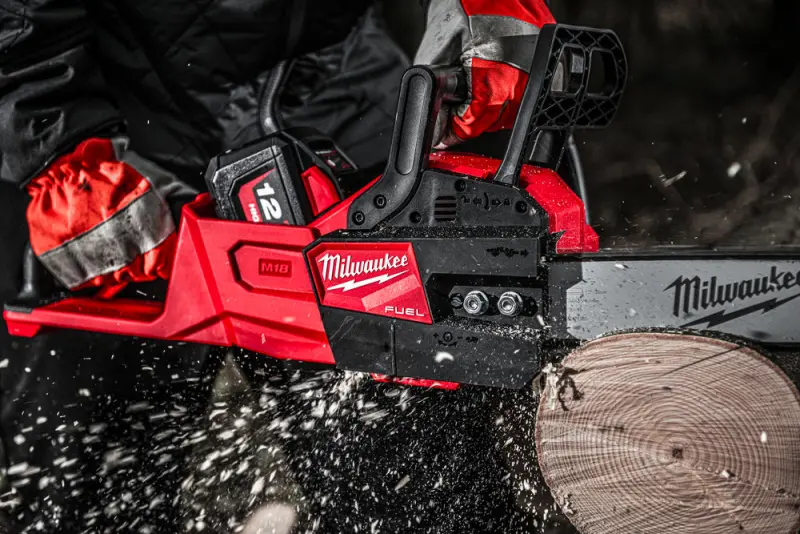 Aku řetězová pila Milwaukee M18 FCHSC-121, lišta 30 cm, 1x Aku M18 HB12 + nabíječka M12-18 FC, 4933471442 (MI4933471442)