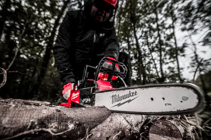 Aku řetězová pila Milwaukee M18 FCHSC-121, lišta 30 cm, 1x Aku M18 HB12 + nabíječka M12-18 FC, 4933471442 (MI4933471442)