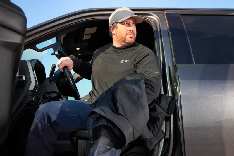 187414-aku-vyhrivane-tricko-milwaukee-workskin-l4-hblb-9