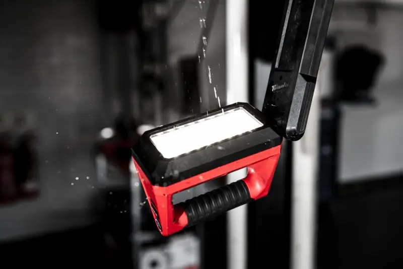 188876-4933478868-m12-ucl-0-feat-3