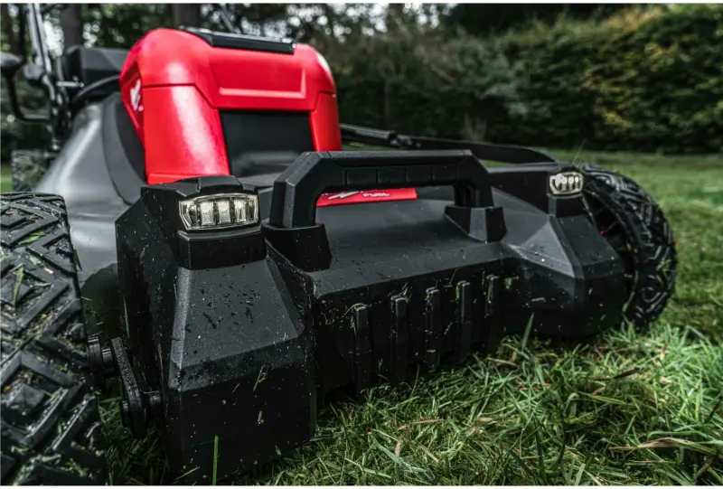 189443-milwaukee-m18-f2lm53-sekacka-na-travu-27