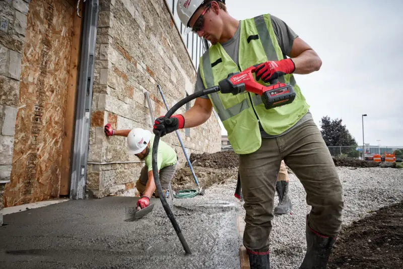 189527-4933479597-m18-fcvn12-551-app-10