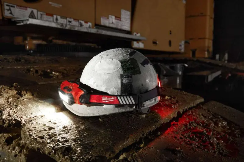 VÝPRODEJ: Aku čelová svítilna/lampa Milwaukee L4 HL-VIS-301, 600 lm, TRUEVIEW LED osvětlení, 1x aku L4 B3, 4933479768 (MI4933479768V)