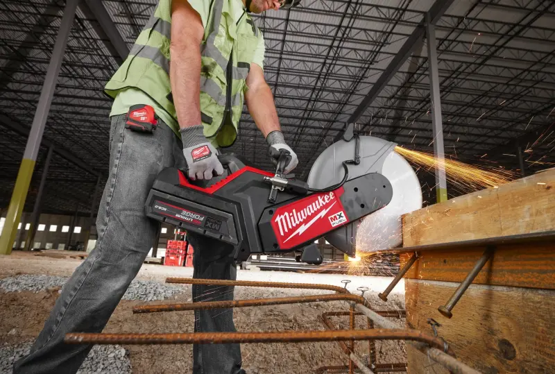 Aku rozbrušovací pila Milwaukee MX FUEL MXF COS350G2-802 (350 mm), ONE-KEY, 2x aku MXF XC608 + MXF SC + HUDD 350mm + taška 4933480480