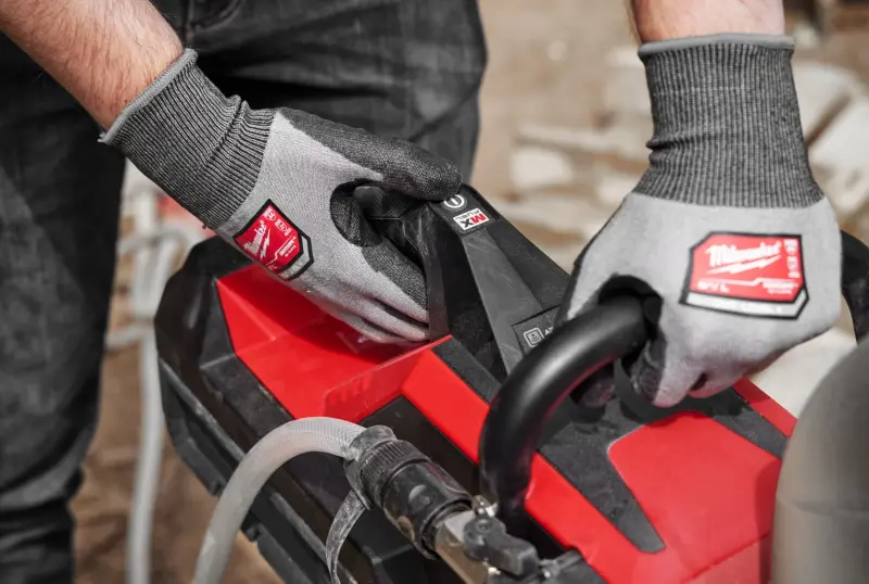 Aku rozbrušovací pila Milwaukee MX FUEL MXF COS350G2-802 (350 mm), ONE-KEY, 2x aku MXF XC608 + MXF SC + HUDD 350mm + taška 4933480480